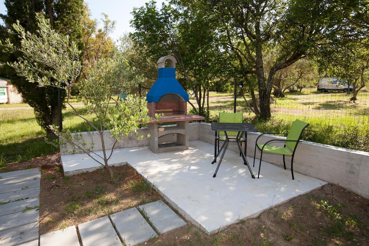 Apartmani Lea Starigrad Paklenica Esterno foto