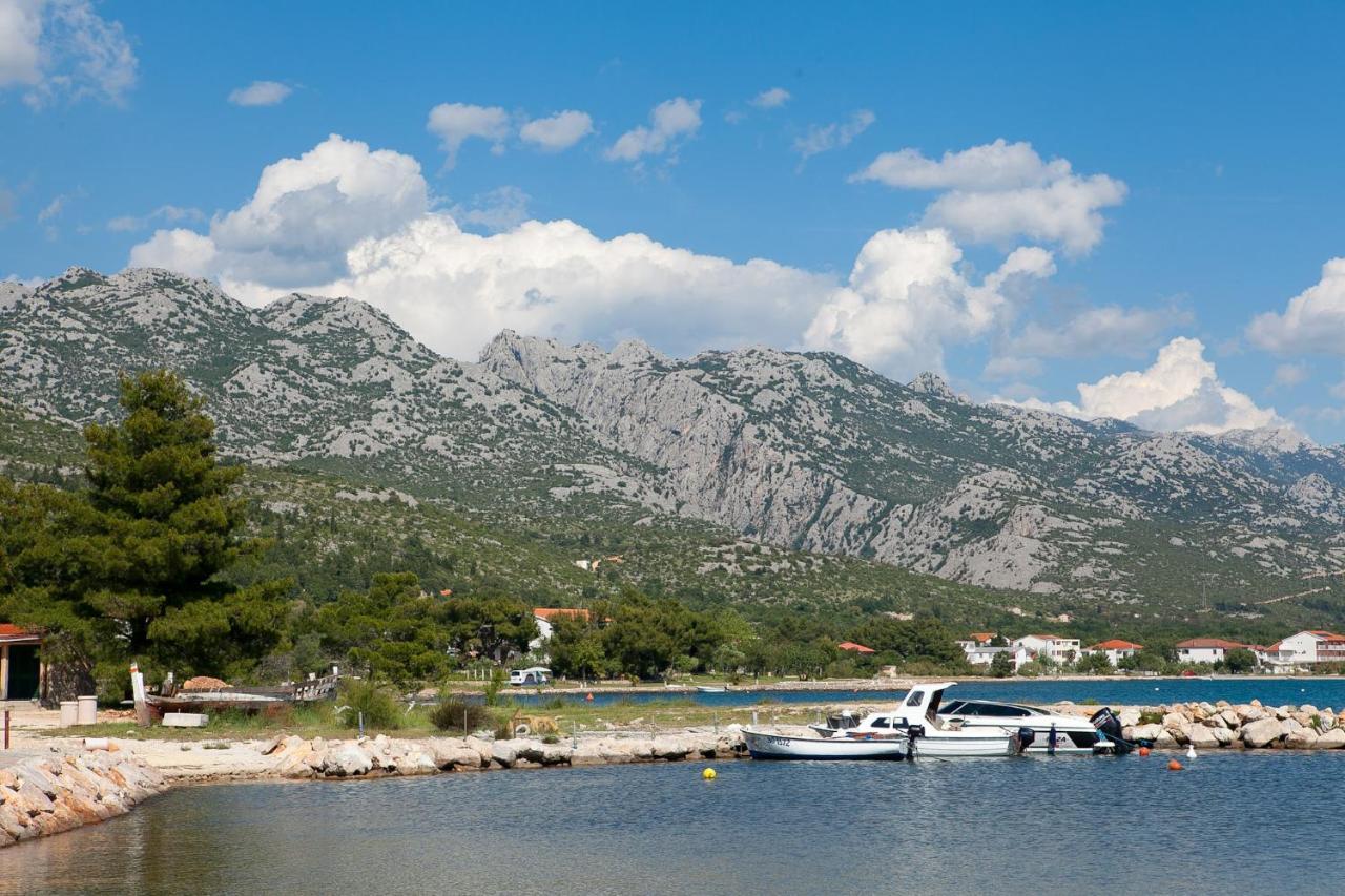 Apartmani Lea Starigrad Paklenica Esterno foto