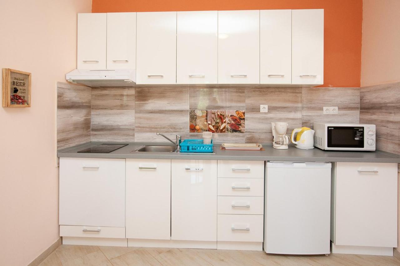 Apartmani Lea Starigrad Paklenica Esterno foto
