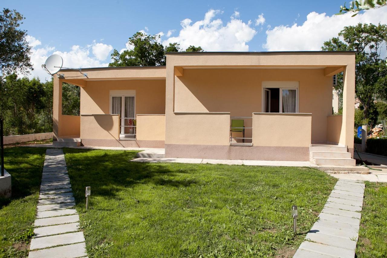 Apartmani Lea Starigrad Paklenica Esterno foto