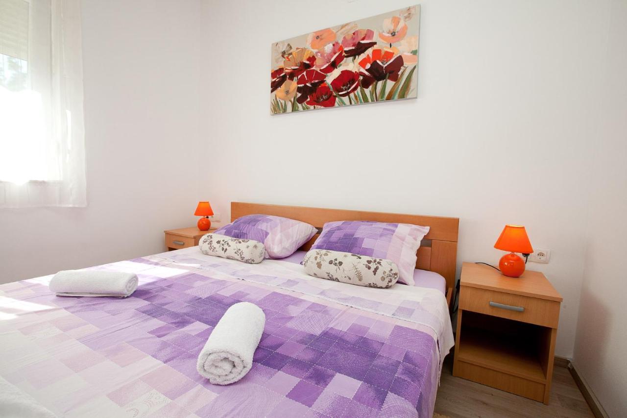 Apartmani Lea Starigrad Paklenica Esterno foto
