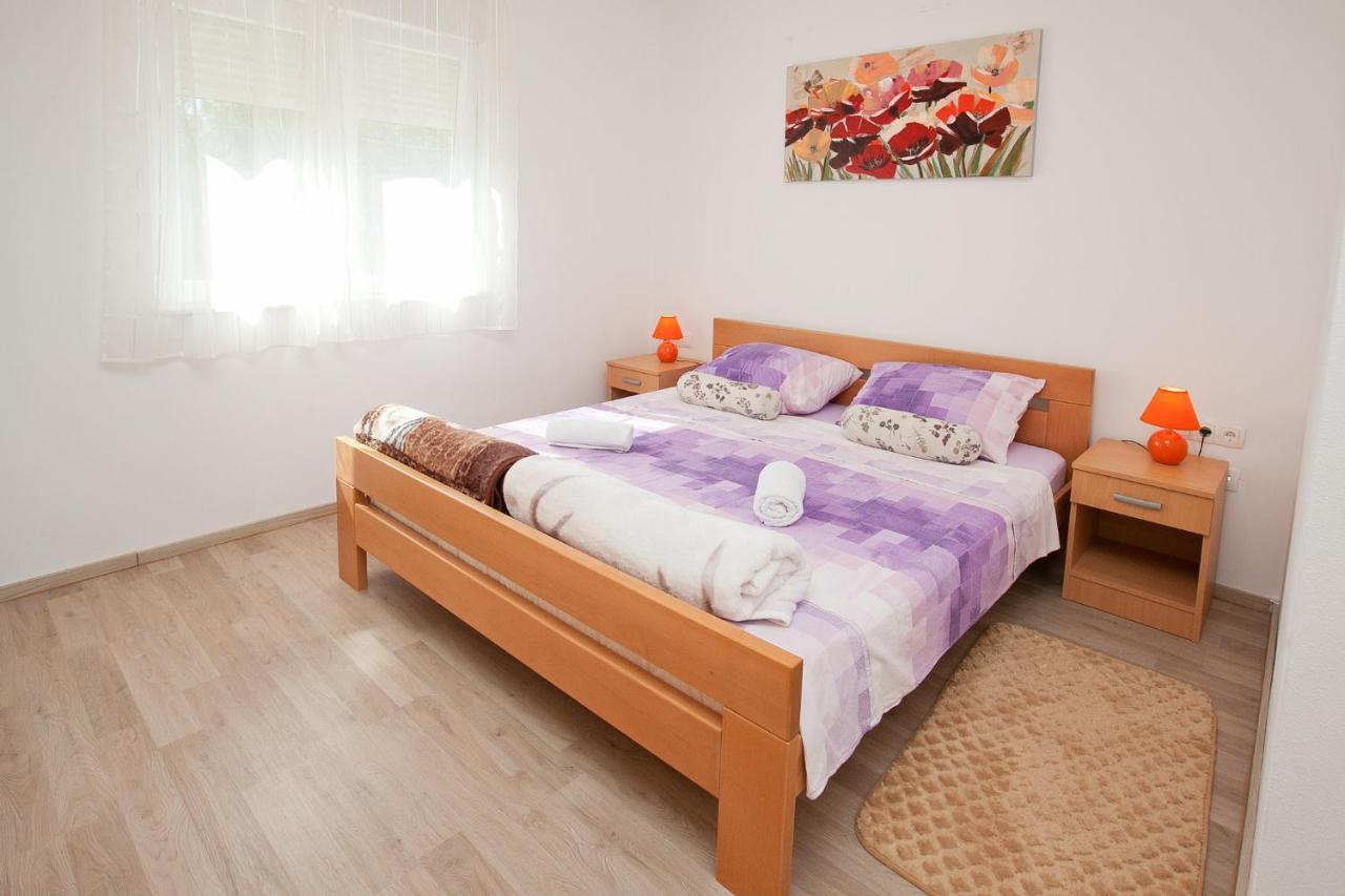 Apartmani Lea Starigrad Paklenica Esterno foto