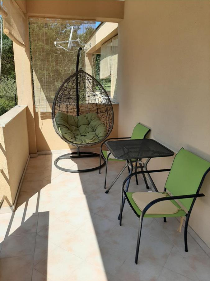Apartmani Lea Starigrad Paklenica Esterno foto